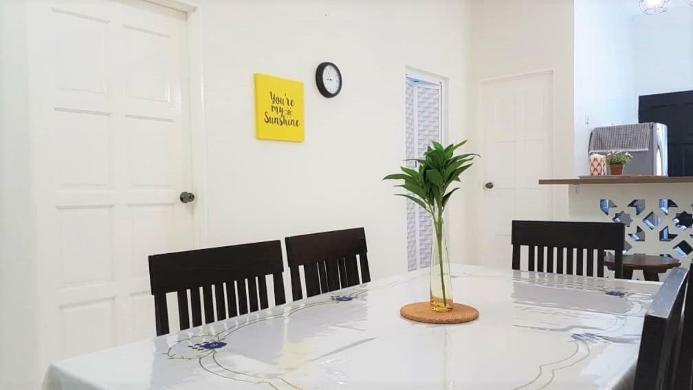 The Serene Homestay, ポートディクソン エクステリア 写真